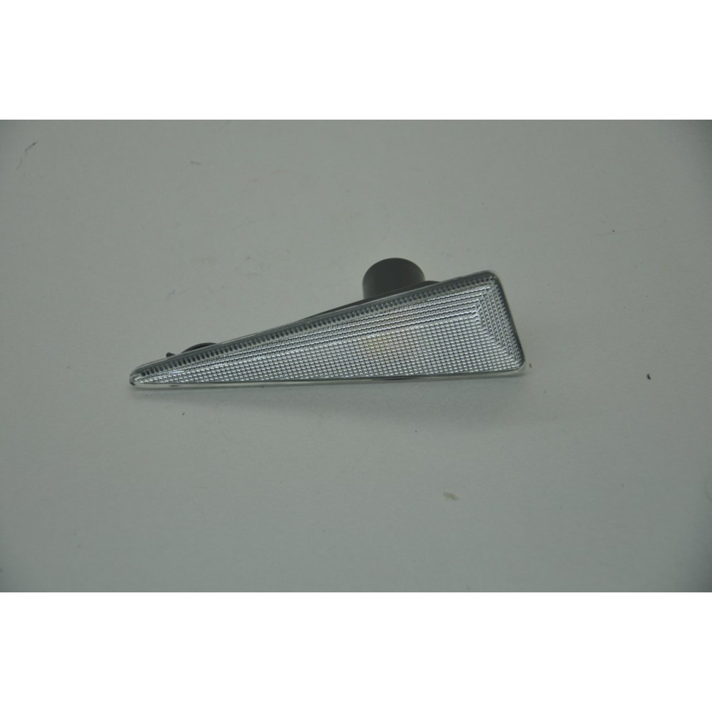 Megane II ÖN SOL ÇAMURLUK SİNYALİ  8200633416